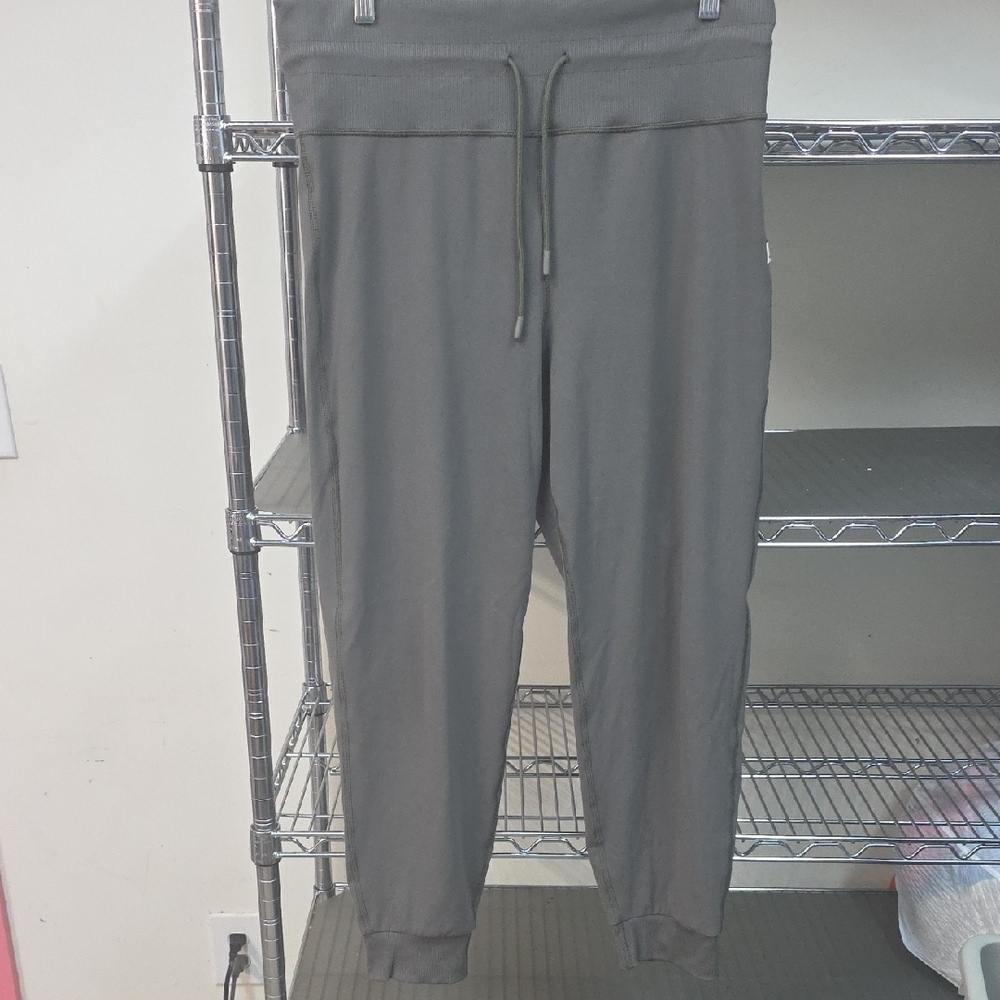 Vuori Performance Joggers Size XL